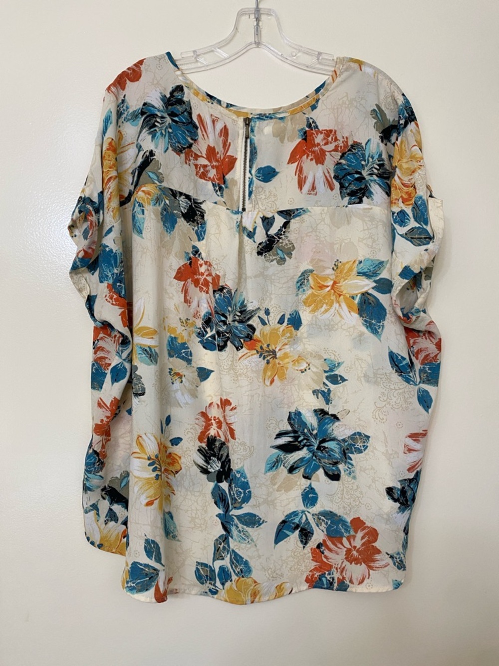 Floral Scoop-Neck Floral Blouse - Picture 3 of 4